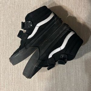 Little kids Vans black white hi top